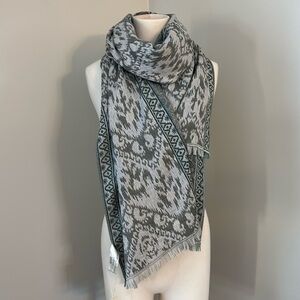 Simply Noelle Green Blocked Print Scarf